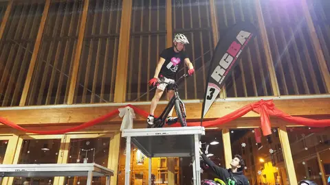 OLYMPUS DIGITAL CAMERA         