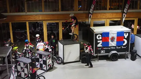 OLYMPUS DIGITAL CAMERA         