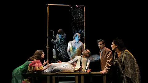 La Zaranda presenta en el Palacio de Festivales 'El desguace de las musas', con Gabino Diego