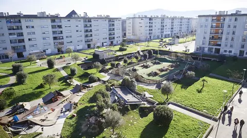 Un parking subterr&aacute;neo de una comunidad de vecinos se ha hundido la pasada madrugada en el barrio santanderino de Nueva Monta&ntilde;a.