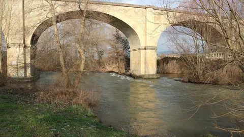  El R&iacute;o Ebro A Su Paso Por Haro (La Rioja).