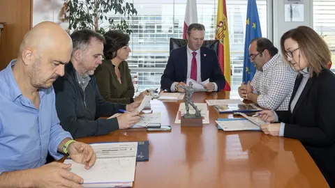 Reuni&oacute;n consejero de Desarrollo Rural, Guillermo Blanco, y alcalde de Camale&ntilde;o