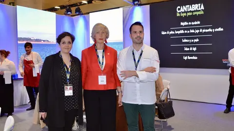 La consejera de Turismo, Marina Lomb&oacute; (en el centro), en Madrid Fusi&oacute;n