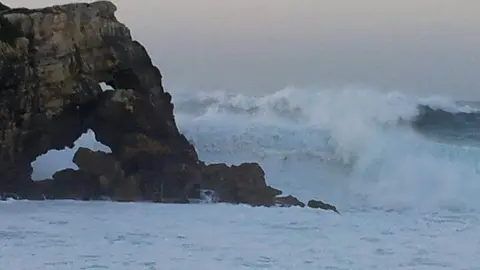 Olas en el Cant&aacute;brico