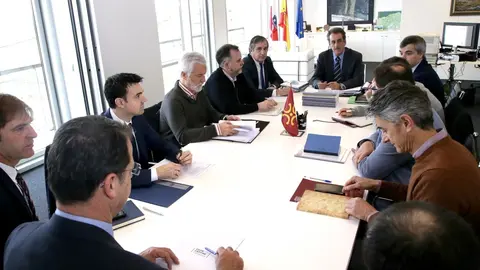 Comisi&oacute;n Sectorial Sobre Transformaci&oacute;n Del Modelo Productivo Y Modernizaci&oacute;n De La Industria Y El Medio Ambiente, Integrada Por El Gobierno, La CEOE, UGT Y CCOO.