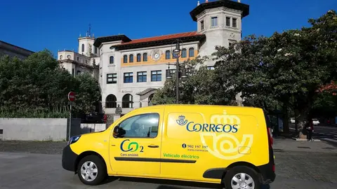Furgoneta el&eacute;ctrica de Correos