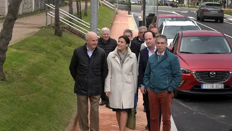 La alcaldesa de Santander, Gema Igual, acompa&ntilde;ada del concejal de Fomento y Movilidad Sostenible, C&eacute;sar D&iacute;az, y de un grupo de vecinos, ha visitado las obras ya finalizadas