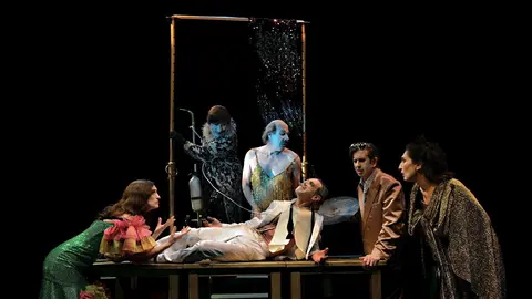 La Zaranda presenta en el Palacio de Festivales 'El desguace de las musas', con Gabino Diego