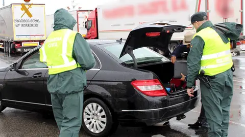 Rdo. Nota De Prensa Guardia Civil (Detenido Por Intentar Embarcar En Un Ferry A Tres Ciudadanos Albaneses, Portando Estos &Uacute;ltimos Documentaci&oacute;n Falsa)
