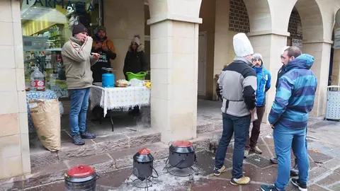 OLYMPUS DIGITAL CAMERA         