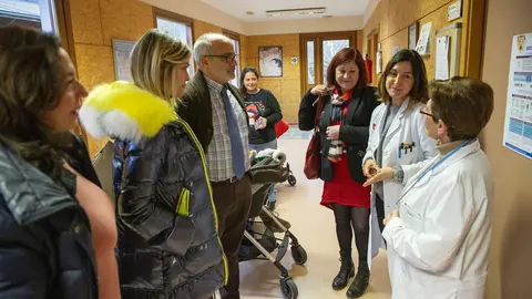 Ver&oacute;nica Samperio y Miguel Rodr&iacute;guez en una visita a las instalaciones sanitarias de Pi&eacute;lagos