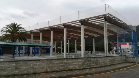 Obras en la pista polideportiva de Argo&ntilde;os