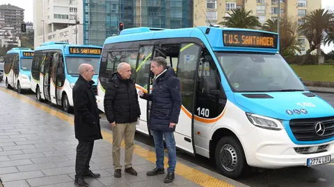 Presentaci&oacute;n de los nuevos microbuses