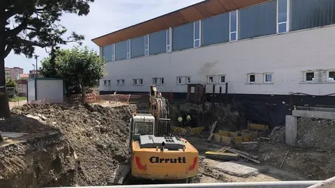 Obras ampliaci&oacute;n piscina complejo deportivo Ruth Beitia