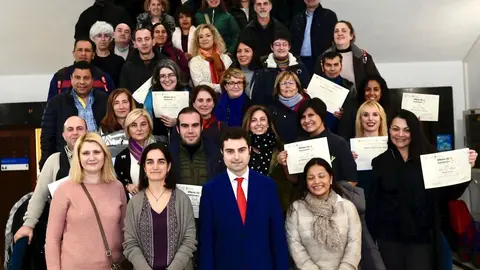 Nota De Prensa, Foto Y Audio Entrega Diplomas Cursos Desempleados Adl Santander Enero 2020