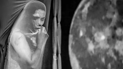 Escena de 'Bodas de Sangre' con Mar&iacute;a Vidal