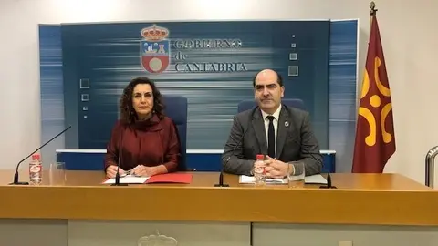 La consejera de Empleo y Pol&iacute;ticas Sociales, Ana Bel&eacute;n &Aacute;lvarez, y el director del Servicio C&aacute;ntabro de Empleo, Jos&eacute; Manuel Callejo