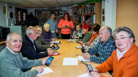 Nota Curso Uso Del M&oacute;vil Para Mayores