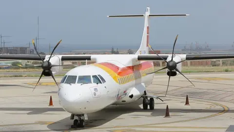 Avi&oacute;n de Air Nostrum que presta el servicio desde Melilla.