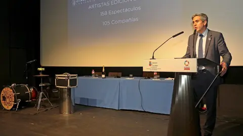El vicepresidente y consejero de Universidades, Igualdad, Cultura y Deporte, Pablo Zuloaga presenta el programa EnREDarte 2020