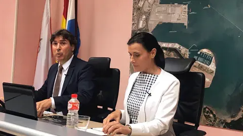 El presidente de la Autoridad Portuaria de Santander, Jaime Gonz&aacute;lez, y la alcaldesa de Santander, Gema Igual, en rueda de prensa