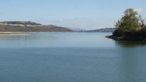 Pantano del Ebro