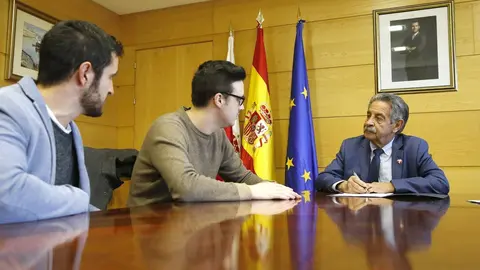 10:30.- Gobierno De Cantabria.  El Presidente De Cantabria, Miguel &Aacute;ngel Revilla, Recibe A Representantes De La Empresa Siali. 4 Feb 20