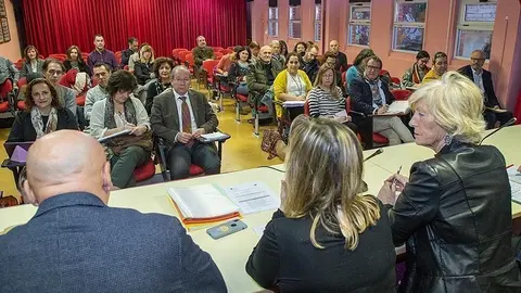9:00.- IES Valent&iacute;n Turienzo. Colindres. 
La consejera de Educaci&oacute;n, Formaci&oacute;n Profesional y Turismo, Marina Lomb&oacute;, preside la reuni&oacute;n del Comit&eacute; Permanente de Directores de Primaria. 
NR &copy;
4 FEB 2020