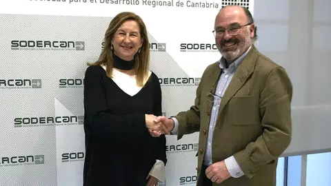El director general de Sodercan, Javier Carri&oacute;n, se re&uacute;ne con presidenta de la Federaci&oacute;n Nacional de Asociaciones de Empresarios y Trabajadores Aut&oacute;nomos (ATA) de Cantabria, Ana Cabrero