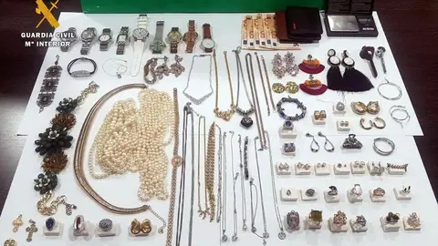 Joyas intervenidas en la operaci&oacute;n del robo de viviendas