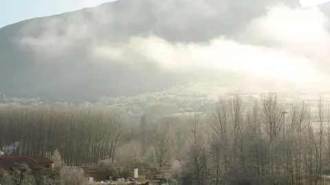 EuropaPress_1411361_Tres_localidades_c&aacute;ntabras_registran_temperaturas_bajo_cero_esta_ma&ntilde;ana_y_se_sit&uacute;an_entre_las_m&iacute;nimas_de_Espa&ntilde;a (1)