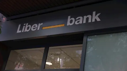 Una oficina de Liberbank, que ha convocado a los sindicatos para negociar un nuevo Expediente de Regulaci&oacute;n de Empleo (ERE), en Madrid, a 21 de octubre de 2019.