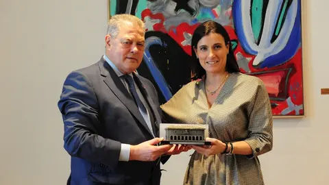 El presidente del Parlamento de Cantabria, Joaqu&iacute;n G&oacute;mez, y la alcaldesa de Santander, Gema Igual,