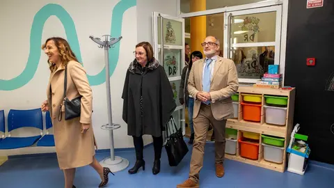El consejero de Sanidad, Miguel Rodr&iacute;guez, inaugura la nueva unidad de salud mental infanto-juveniL de Laredo