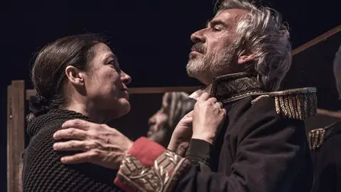 El actor Imanol Arias en la obra 'El coronel no tiene quien le escriba'.