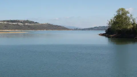 Pantano del Ebro