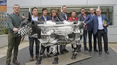 El consejero de Desarrollo Rural, Ganader&iacute;a, Pesca, Alimentaci&oacute;n, Guillermo Blanco, acompa&ntilde;ado de las cooperativas y OPAs, presenta las prioridades que Cantabria defender&aacute; en la reuni&oacute;n con el ministro Planas