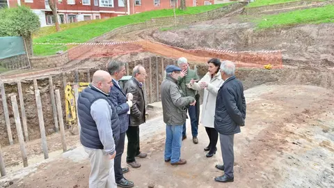 La alcaldesa de Santander, Gema Igual, y el concejal de Fomento, C&eacute;sar D&iacute;az, visitan las obras de la mejora de la movilidad entre Jes&uacute;s de Monasterio y la calle Alta