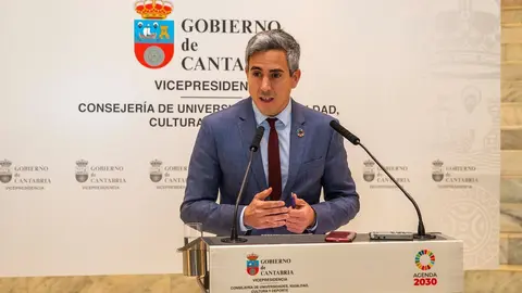 El vicepresidente del Gobierno de Cantabria, Pablo Zuloaga, en rueda de prensa