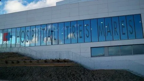 Cantabria.- El personal laboral del Hospital del Tres Mares se concentra por la carrera profesional