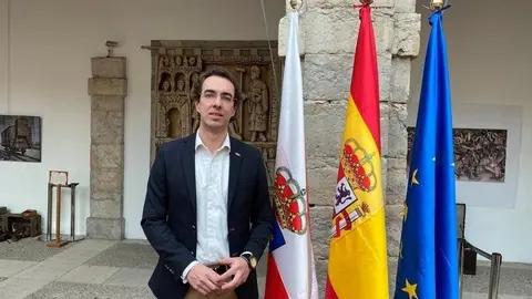 El diputado del grupo mixto-Vox en Cantabria Armando Blanco