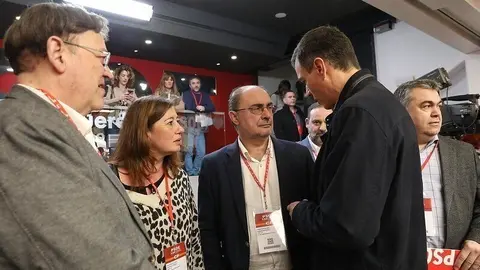 El presidente de Arag&oacute;n, Javier Lamb&aacute;n, en el Comit&eacute; Federal del PSOE con Pedro S&aacute;nchez