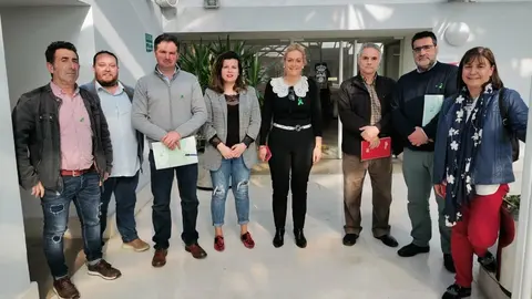 La diputada de Cs Marta Garc&iacute;a con represnetantes de sindicatos agrarios y ganaderos