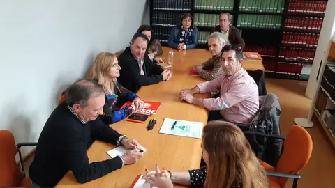 Cobo se re&uacute;ne con agricultores y ganaderos