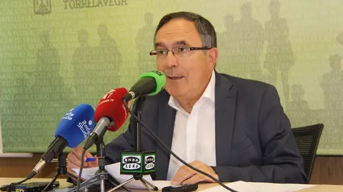 El concejal de Obras de Torrelavega, Jos&eacute; Manuel Cruz Viadero