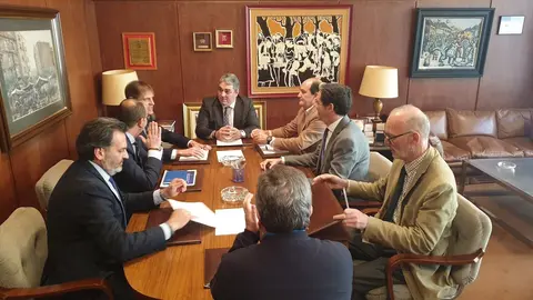 Reuni&oacute;n de las c&aacute;maras y CEOE