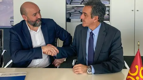 El consejero de Industria, Francisco Mart&iacute;n, y el fundador de Sayme, Alfonso Murat.