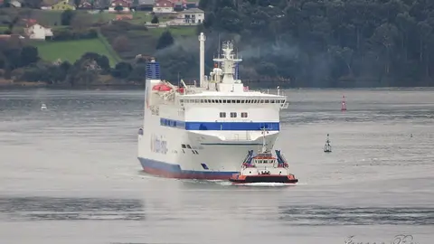 pr&aacute;cticos en la bah&iacute;a. Foto Ignacio Rey
