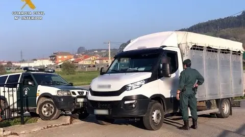 Nota De Prensa La Guardia Civil Detiene 4 Personas Por Hurto De Ganado