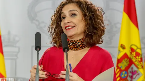 EuropaPress_2675297_La_ministra_de_Hacienda_y_Portavoz_del_Gobierno_Mar&iacute;a_Jes&uacute;s_Montero_ofrece_una_rueda_de_prensa_tras_la_primera_reuni&oacute;n_de_la_mesa_de_di&aacute;logo_entre_el_Gobierno_de_Espa&ntilde;a_y_el_Govern_de_Catalu&ntilde;a_en